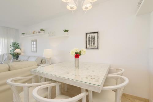 Beautiful beachside duplex apartment with amazing sea views