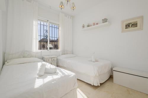 Beautiful beachside duplex apartment with amazing sea views