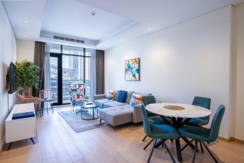 RH- Modern Comfort & bright 1BR near Dubai Mall, City Views