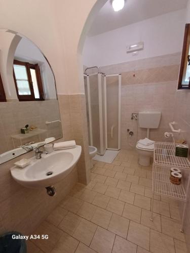 Koupelna v ubytování Agriturismo Bio Pian Dei Casali