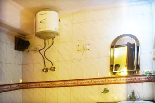 Ένα μπάνιο στο Hotel HRS - New Delhi Railway Station