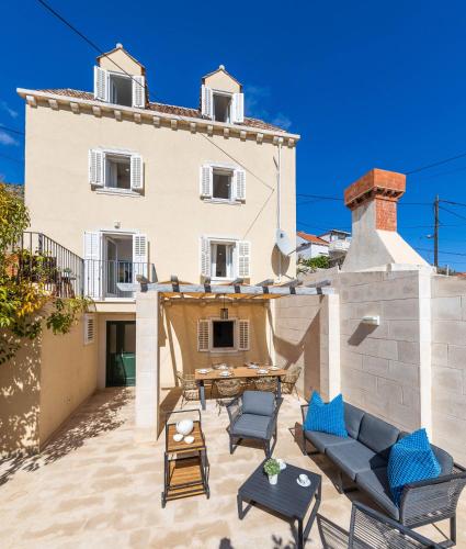 Foto Stunning holiday house in the Old town by Irundo 6