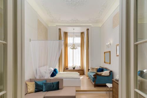 Гостиная зона в Bella DeLux Apartment