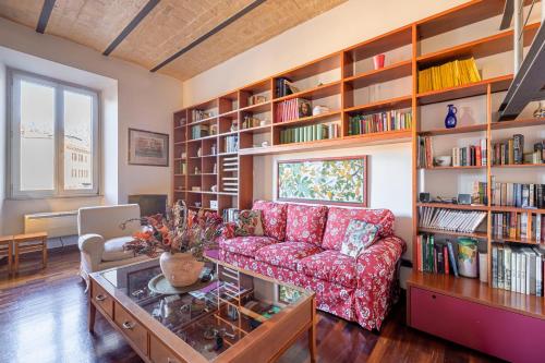 New Trastevere Home: big, elegant, comfy apartment
