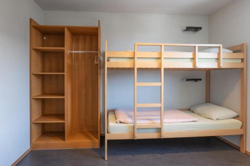 Litera o literas de una habitación en Valbella-Lenzerheide Youth Hostel