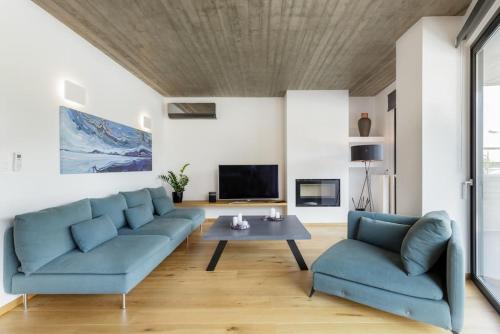 The Hostmaster Persephone Turquoise Opulence 1st floor