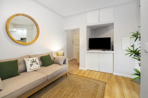 Cozy Apartment in Lisbon by Soulplaces
