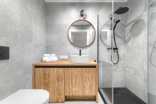 Bilik mandi di Shellter City Apartments