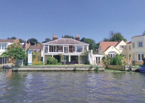 The building where the resort is located 