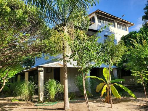 Κήπος έξω από το Duplex familial, vue mer, à Majunga Petite-plage