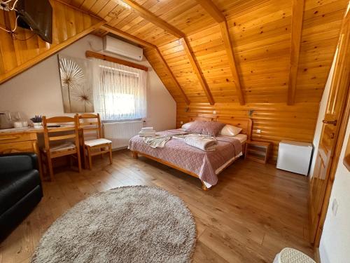 Postel nebo postele na pokoji v ubytování Guesthouse Green Valley