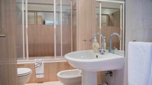 Ένα μπάνιο στο Zula House - Stunning villa spectacular location