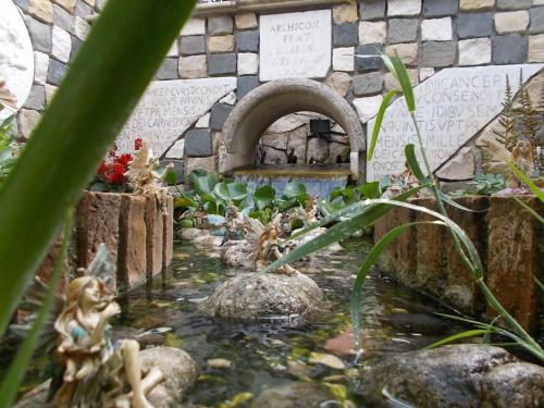 a model of a garden with a water fountain at B&B Il Giardino Acquatico in Coppito