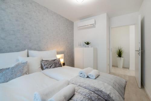 Gallery image of MyFlat Wave Gold Premium II in Siófok