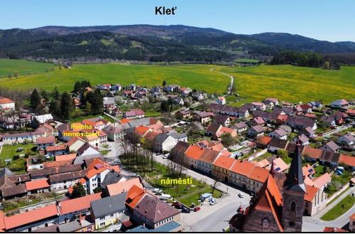 an aerial view of a small town with houses at Na Rynku in Český Krumlov