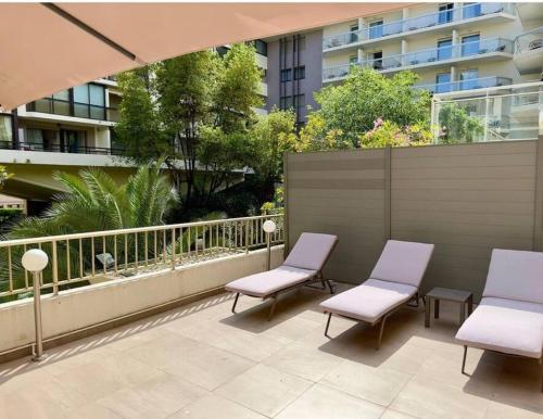 Sweet home+terrasse de 60m2 ,2 mn from croisette beach
