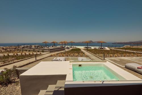 Πισίνα στο ή κοντά στο Coco-Mat Hotel Santorini