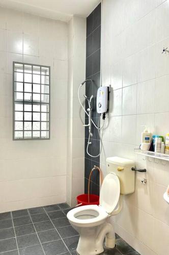 Ένα μπάνιο στο Double Storey Muji style home, Bidor