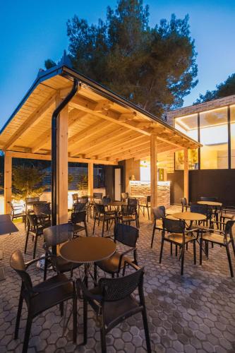 Un restaurante o sitio para comer en Hotel Beke