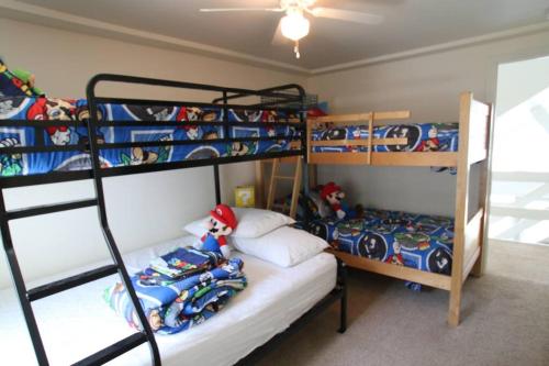 Bunk bed o mga bunk bed sa kuwarto sa Anapaula House