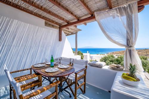 Sunny Getaway in Mykonos Lia Beach