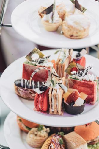Makanan di atau berdekatan hotel