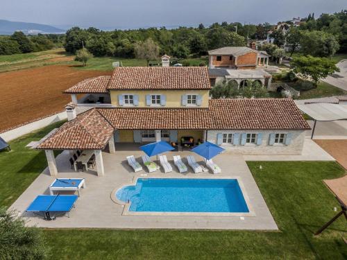 Ferienhaus mit Privatpool für 9 Personen ca 200 qm in Segotici, Istrien Südküste von Istrien