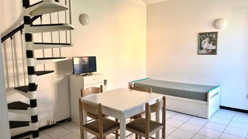 Μια τηλεόραση ή/και κέντρο ψυχαγωγίας στο Residence "Le Palme"