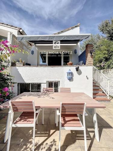 Alo Home by the sea