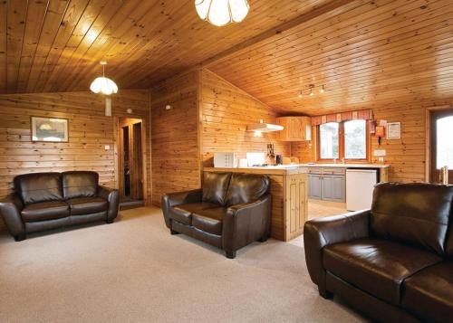 A seating area at Crowhurst Park 