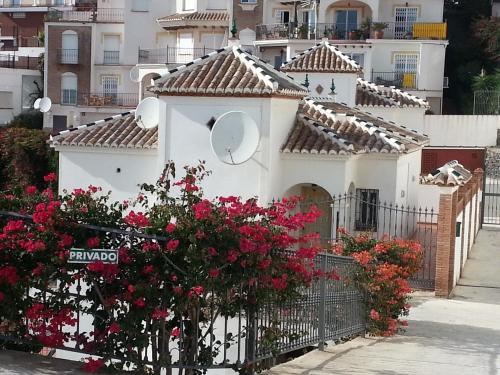 5 bed family villa with pool