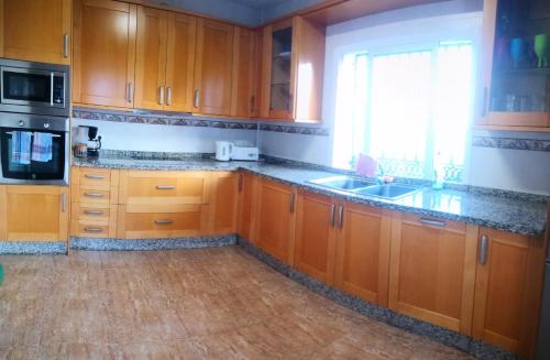 5 bed family villa with pool