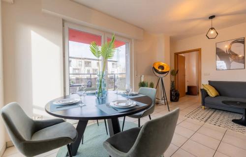 Гостиная зона в Cozy 1BR Apartment in Esch-sur-Alzette