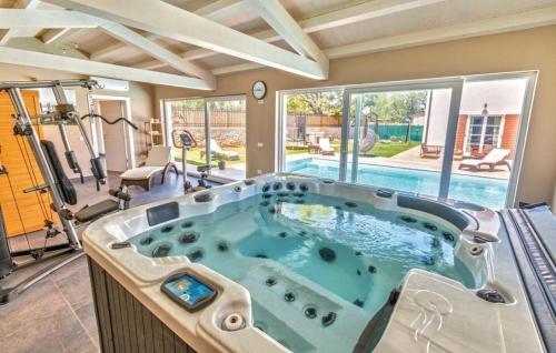 Wunderschönes Ferienhaus in Cukrići mit Privatem Pool