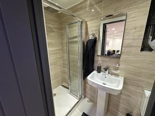 Bilik mandi di City Canal, Open Space, Spotless, 2 Levels, 4pp, free parking, 5G WiFi