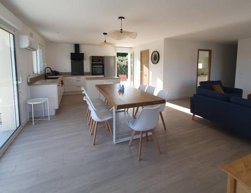 Maison récente, climatisée (8 pers.)