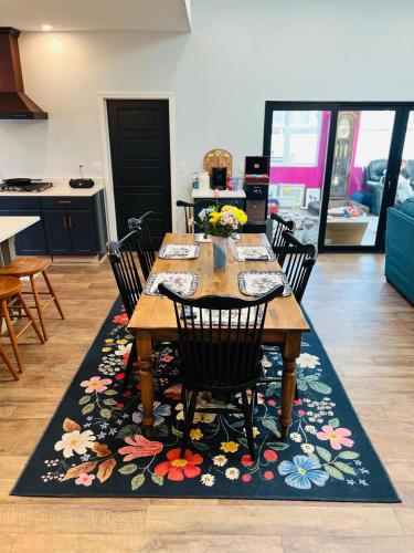 Kuchyň nebo kuchyňský kout v ubytování Canterbury Suites B&B