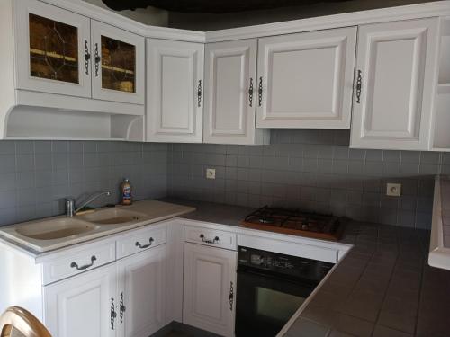 Dapur atau dapur kecil di Gîte à l'orée de la forêt légendaire