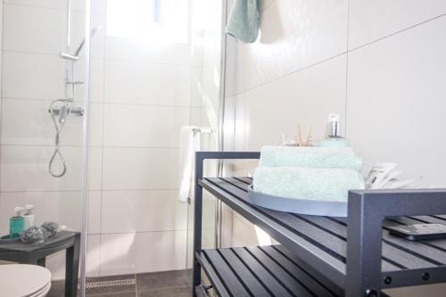 Ένα μπάνιο στο Apartman Promenada Primošten