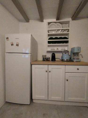 Dapur atau dapur kecil di TRADITIONAL STUDIO Chora Patmos