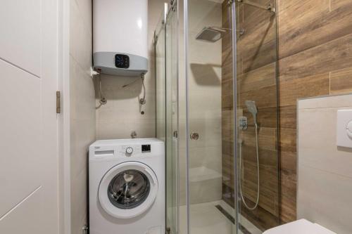 Ένα μπάνιο στο La Vista Apartment
