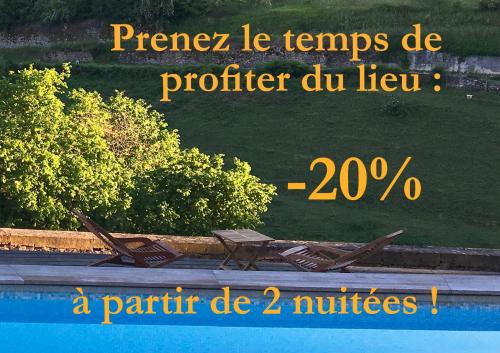 Un panneau indiquant que le premier le temps doit être un doyle plus beau dans l'établissement Le Clos des Fayettes, à Theizé