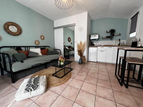 Aix-en-Provence, Charmant studio proche toutes comodités et axes routiers, linges fournis