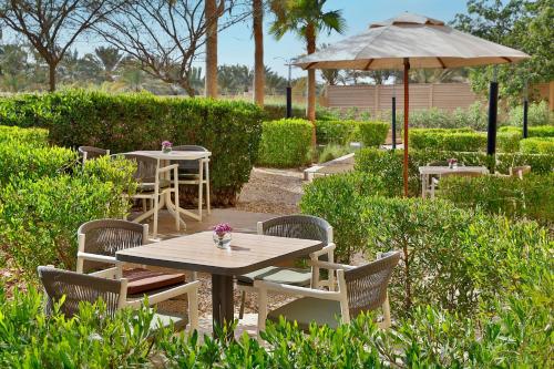 Сад в Riyadh Diplomatic Quarter - Marriott Executive Apartments
