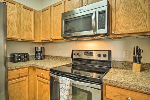Quiet Disney Condo w/ Balcony ~ 2 Miles to Disney World! photo 15