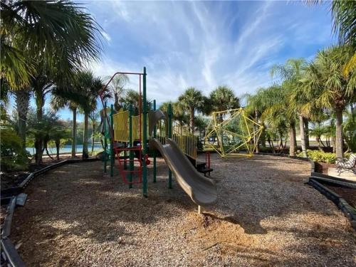 Quiet Disney Condo w/ Balcony ~ 2 Miles to Disney World! photo 35