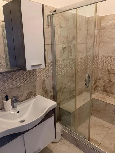 Phòng tắm tại KANARYA SUİT OTELL
