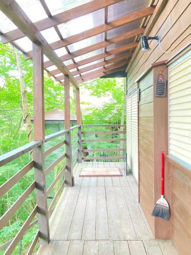 ペットと泊まれるロフト付建物｜CHILL SWING チビにあるバルコニーまたはテラス