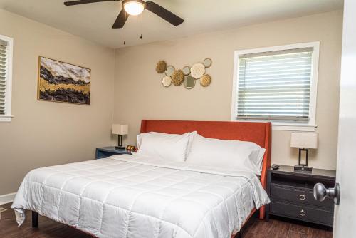 Postel nebo postele na pokoji v ubytování Bellfield Retreat