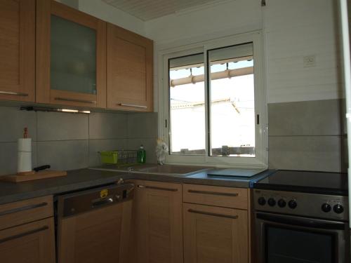 Chalet familial 4 ch. à 100m de la mer - Terrasse - FR-1-784-2